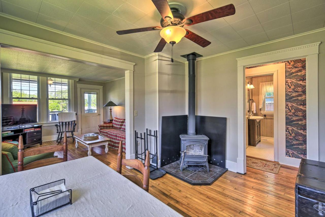Cozy Damascus Cottage With Porch And Trail Access! Exterior photo
