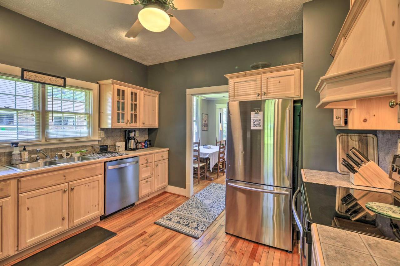 Cozy Damascus Cottage With Porch And Trail Access! Exterior photo