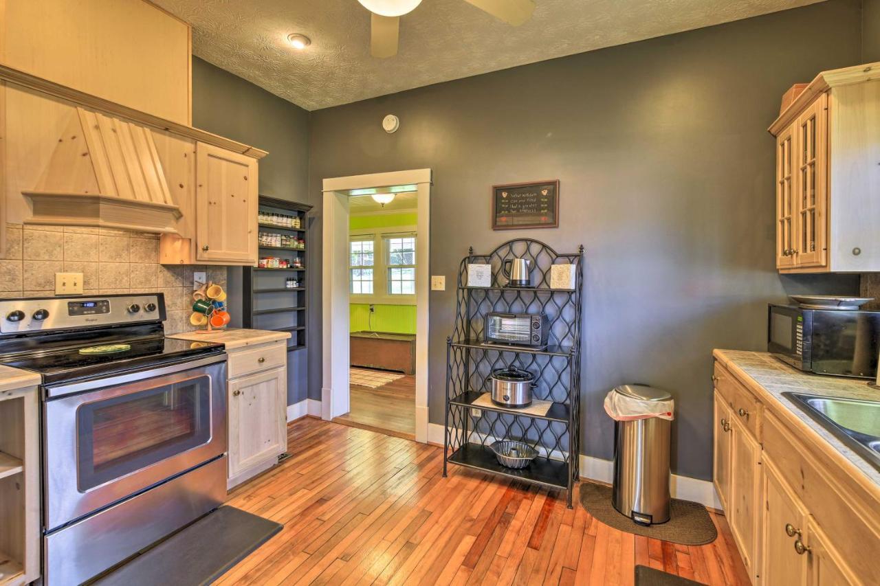 Cozy Damascus Cottage With Porch And Trail Access! Exterior photo