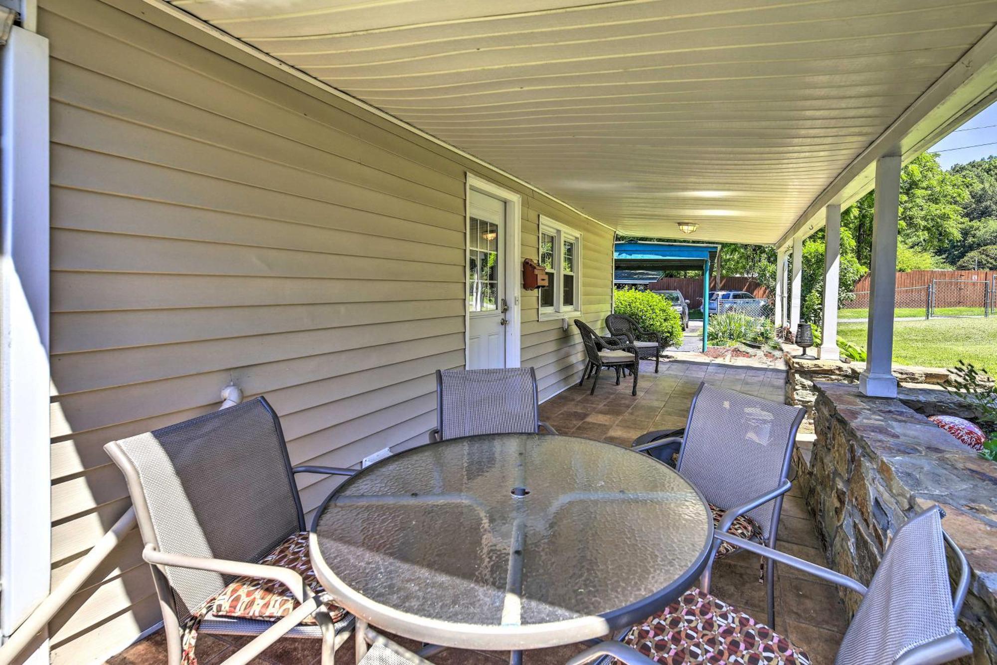 Cozy Damascus Cottage With Porch And Trail Access! Exterior photo